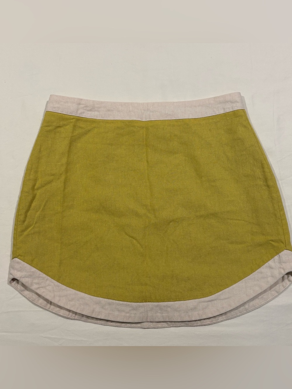 7 For All Mankind Citron Linen Mini Skirt with Pale Beige Trim